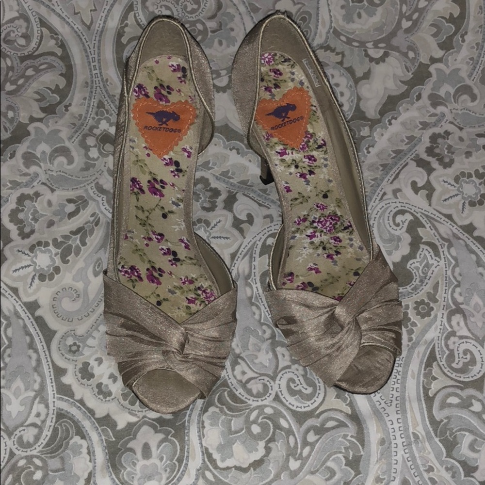 Women’s peep toe heel